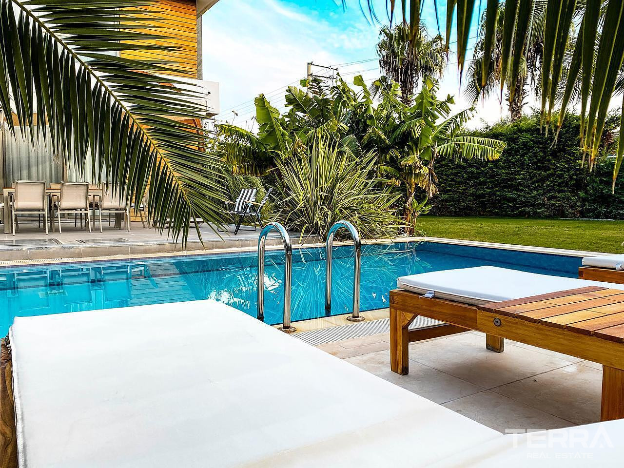 Detached Villa for Sale in Çeşme, İzmir, Turkey - 111188
