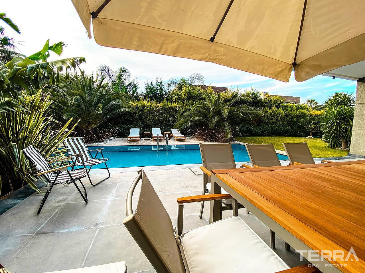 Detached Villa for Sale in Çeşme, İzmir, Turkey - 111190