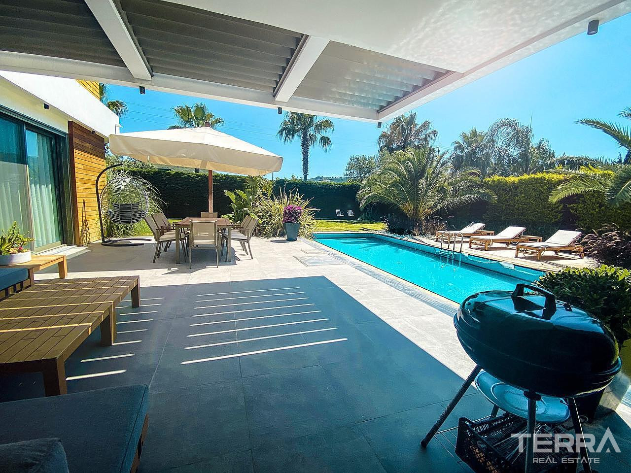 Detached Villa for Sale in Çeşme, İzmir, Turkey - 111191