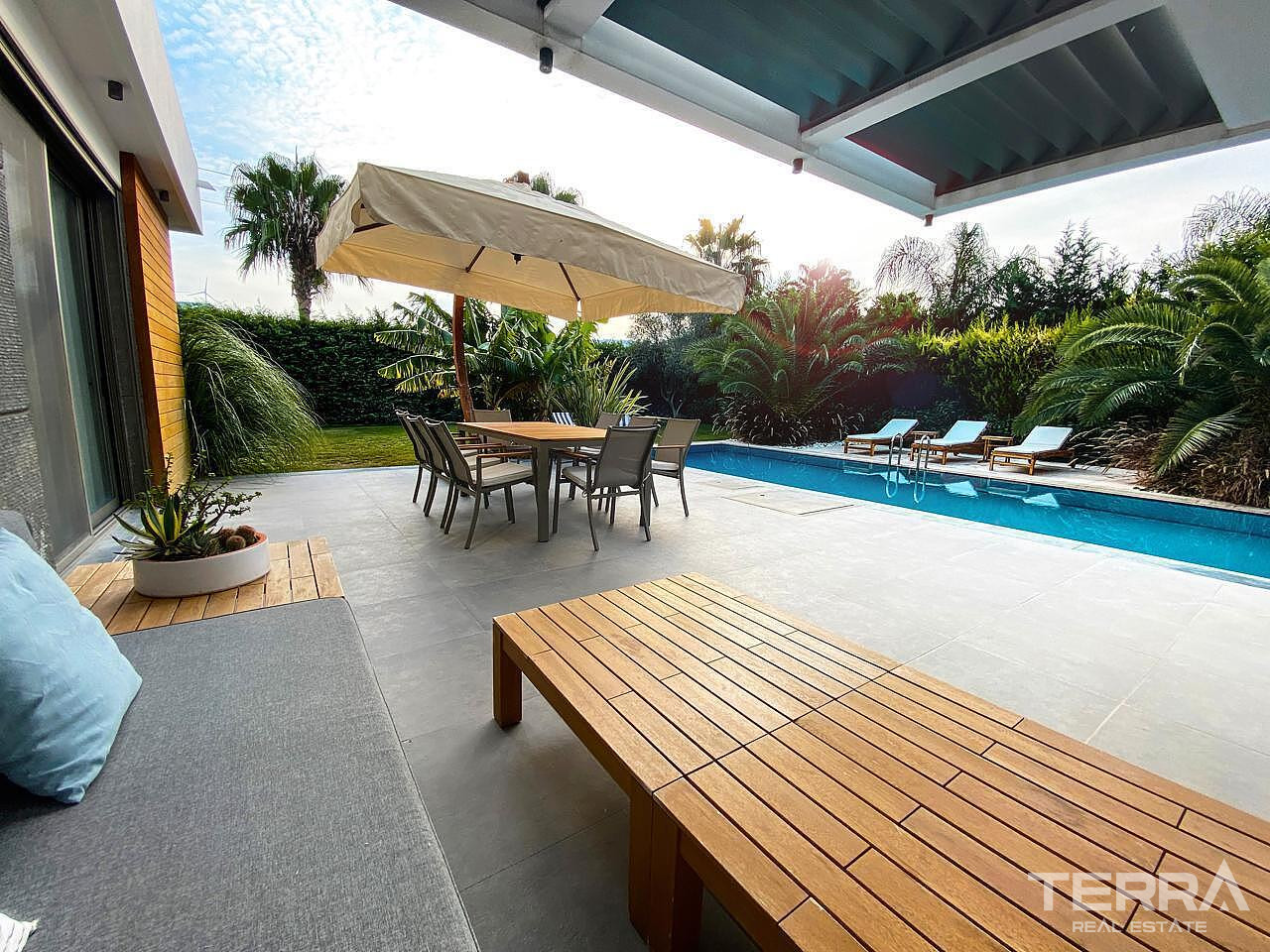 Detached Villa for Sale in Çeşme, İzmir, Turkey - 111193