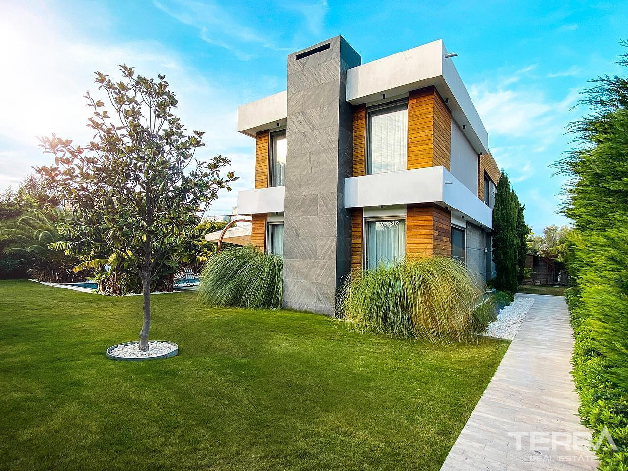 Detached Villa for Sale in Çeşme, İzmir, Turkey - 111196