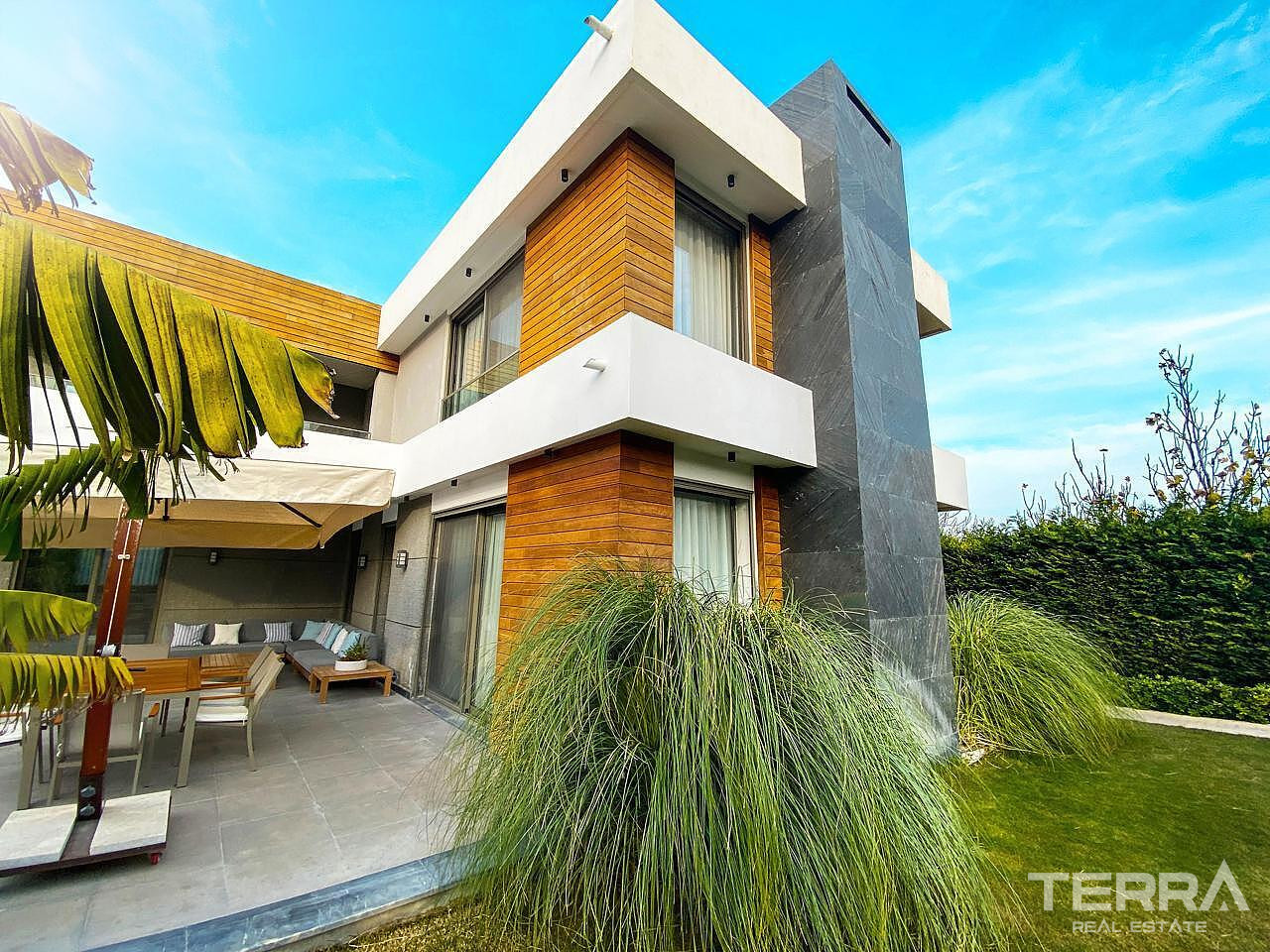 Detached Villa for Sale in Çeşme, İzmir, Turkey - 111197