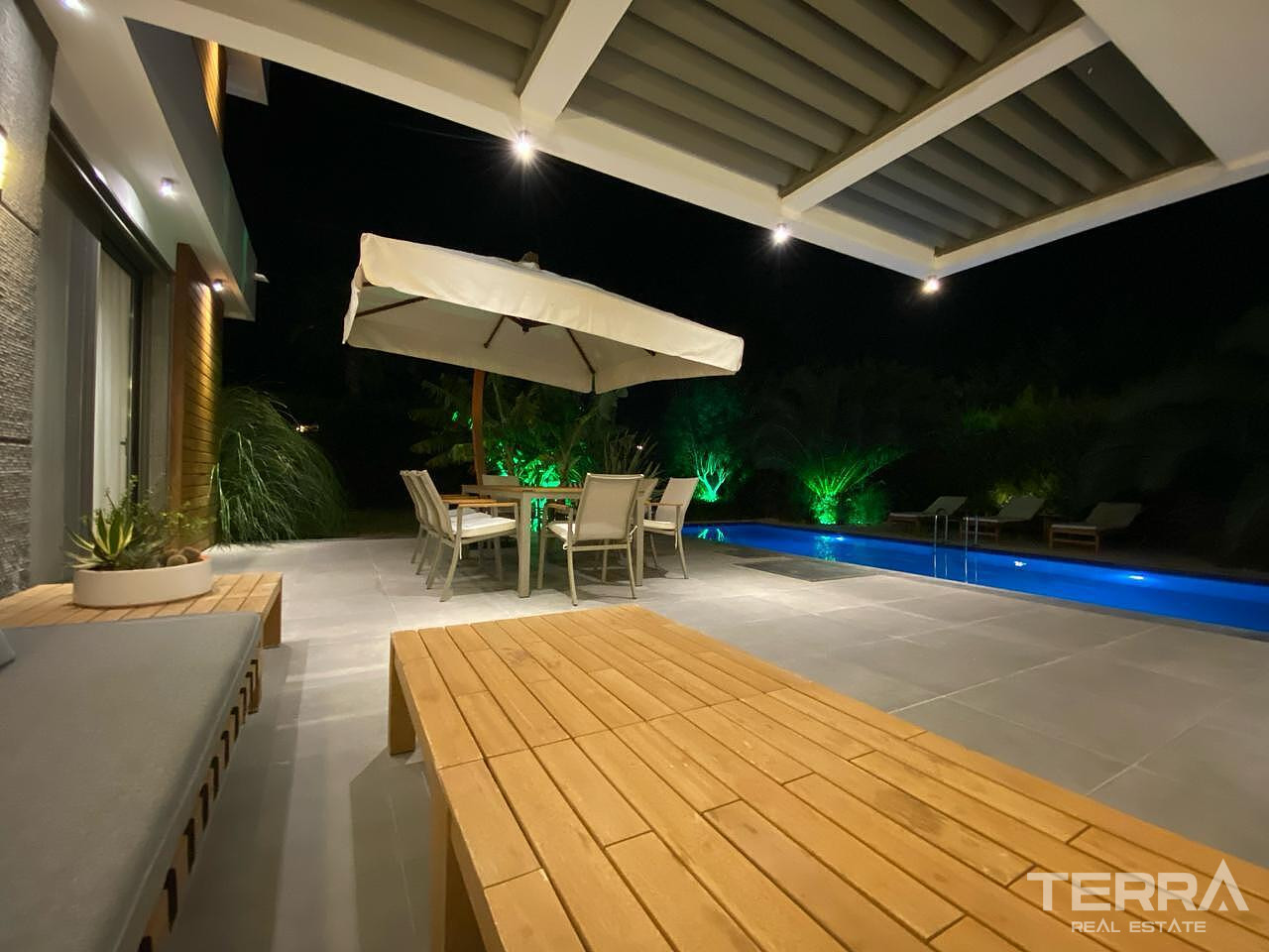 Detached Villa for Sale in Çeşme, İzmir, Turkey - 111201