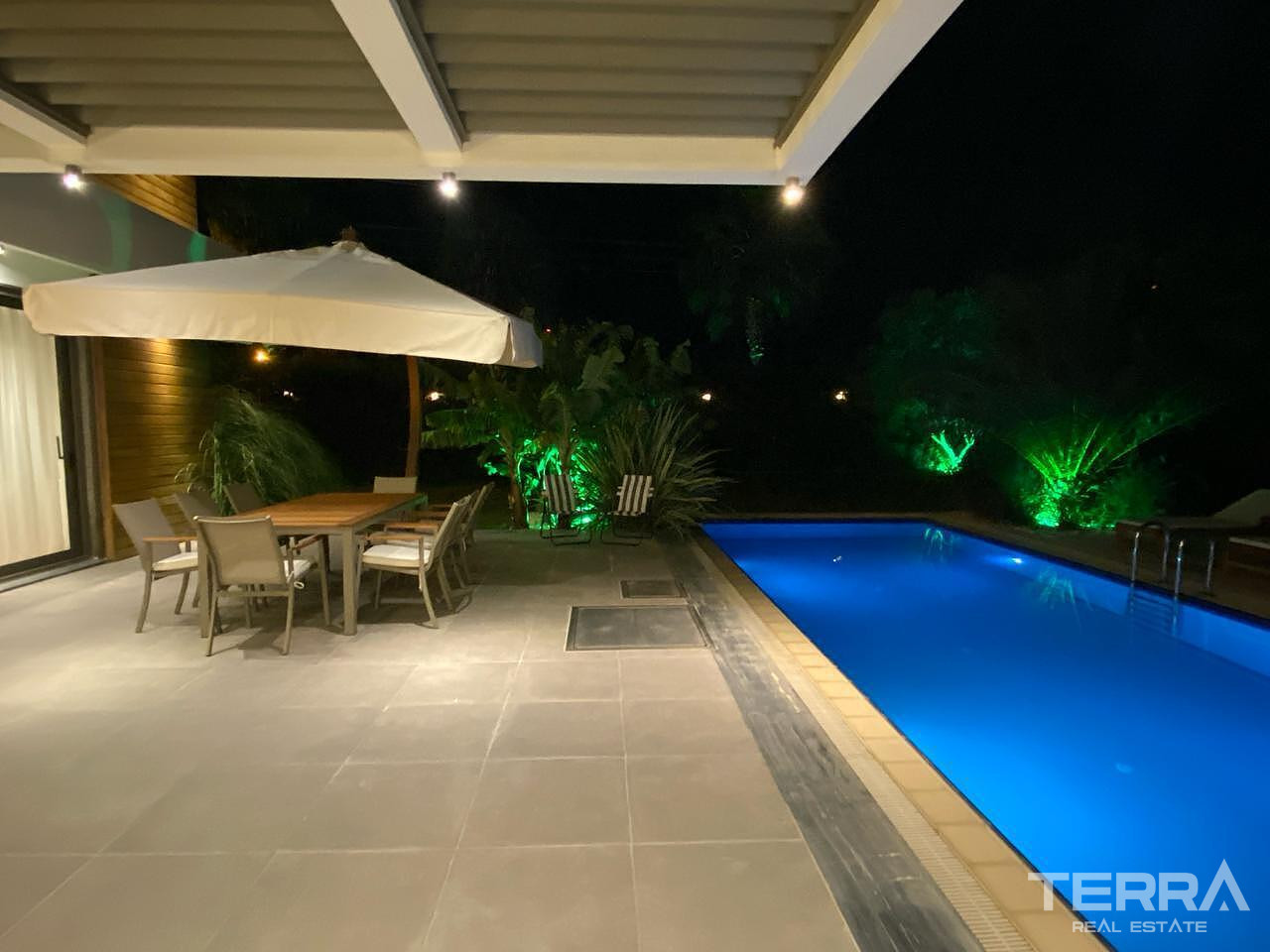 Detached Villa for Sale in Çeşme, İzmir, Turkey - 111202
