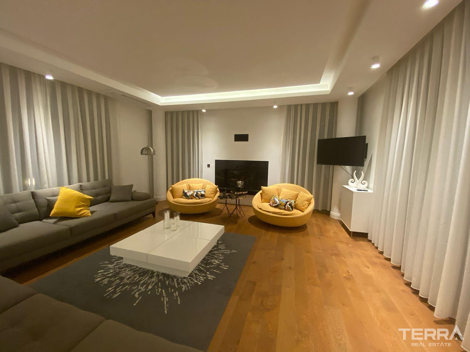 Detached Villa for Sale in Çeşme, İzmir, Turkey - 111211