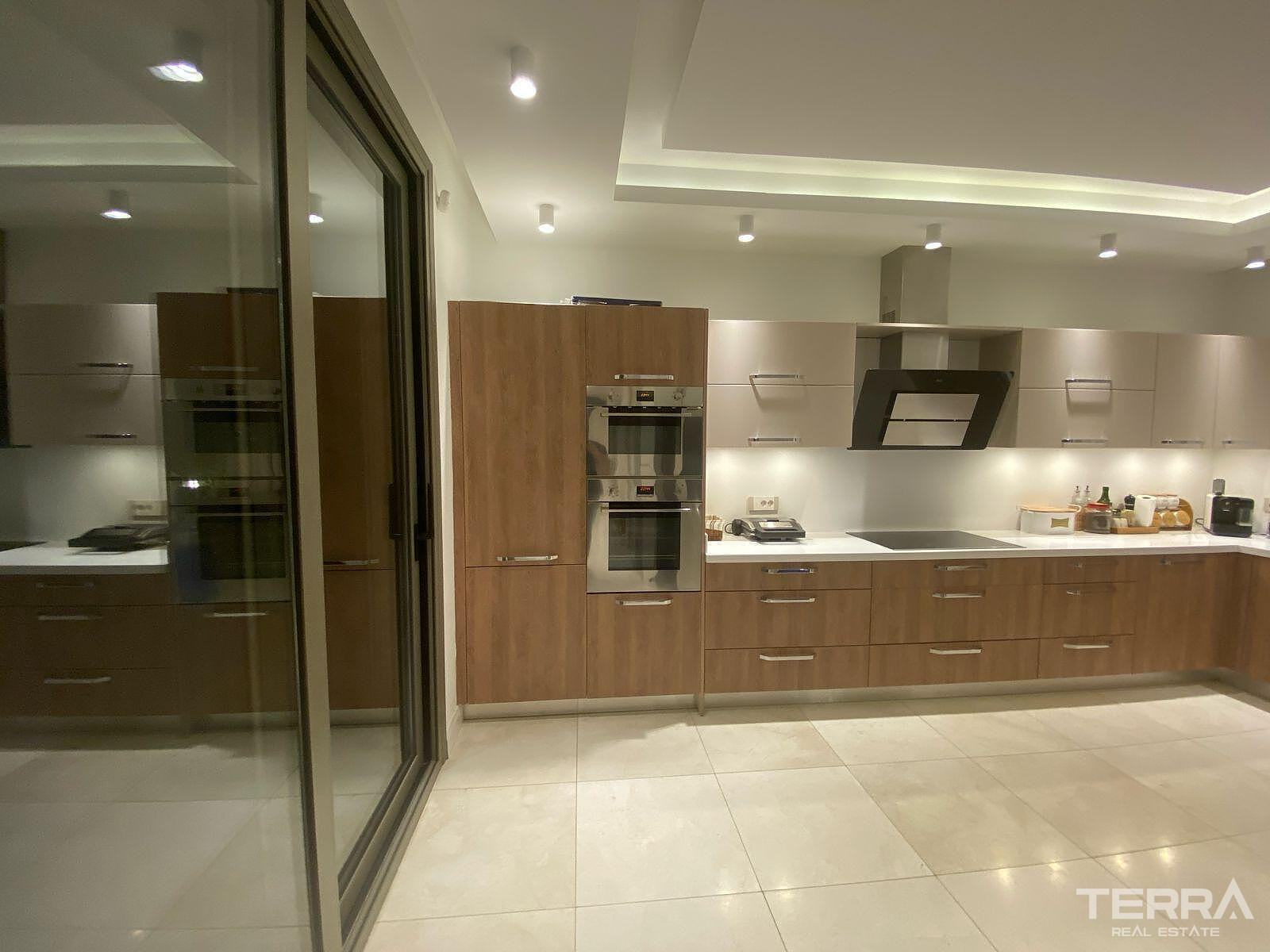 Detached Villa for Sale in Çeşme, İzmir, Turkey - 111216