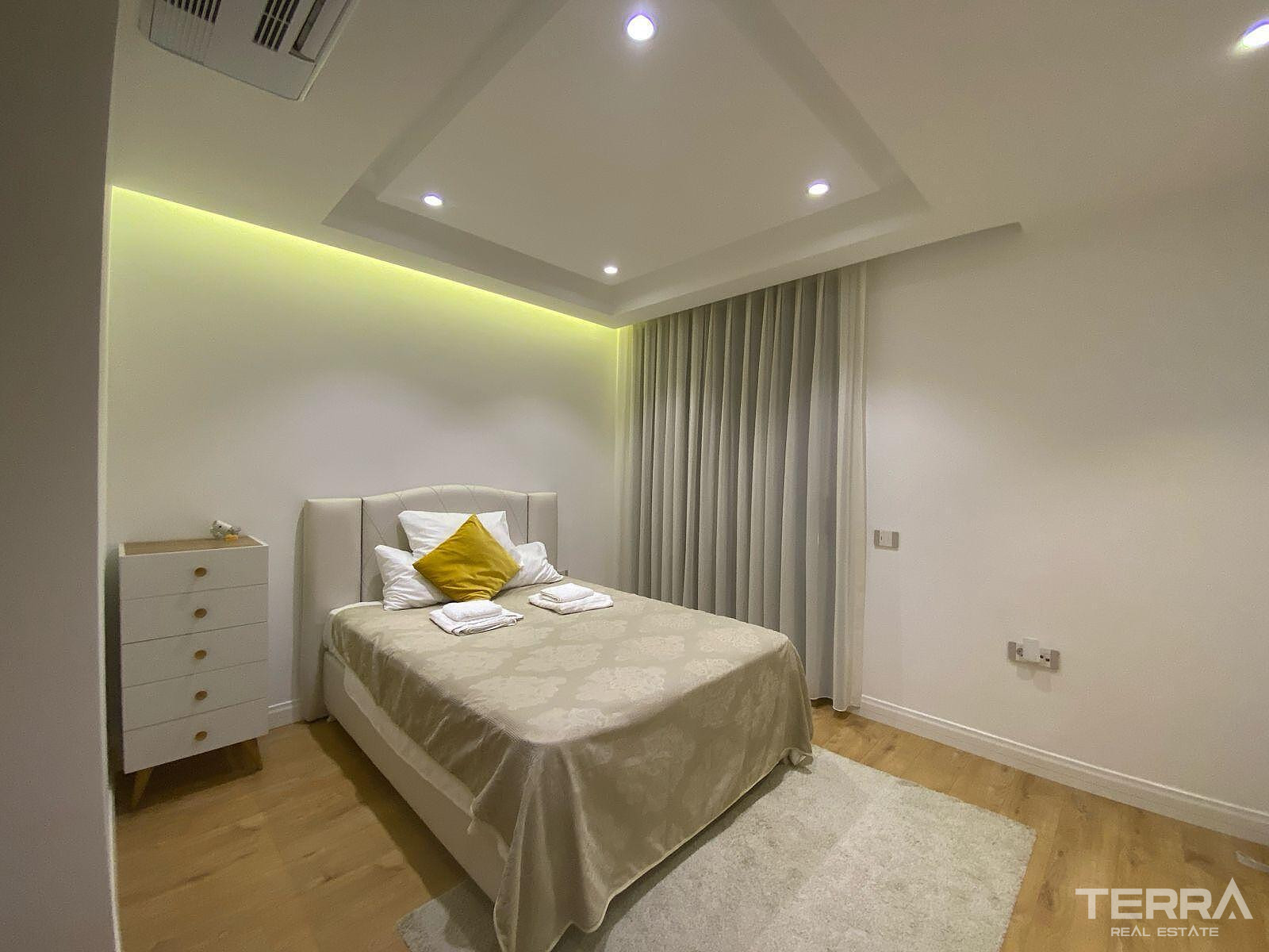 Detached Villa for Sale in Çeşme, İzmir, Turkey - 111231