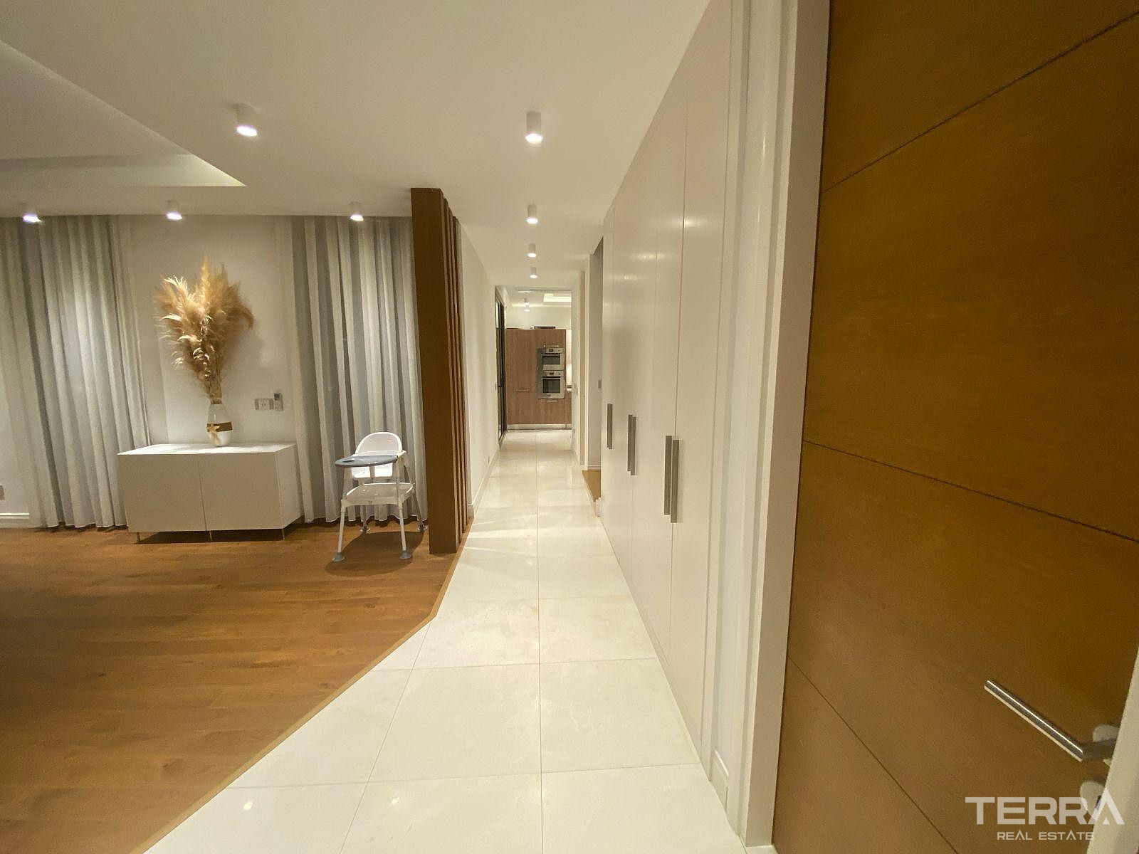 Detached Villa for Sale in Çeşme, İzmir, Turkey - 111234