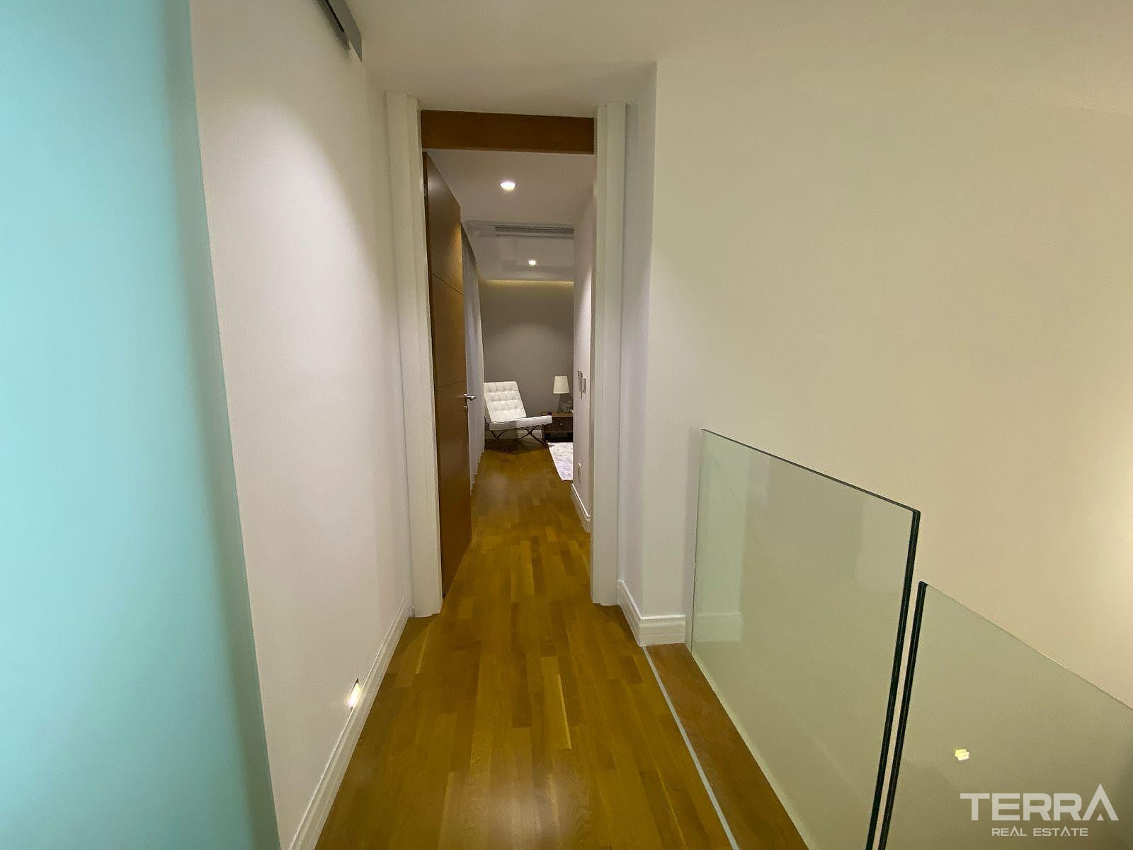 Detached Villa for Sale in Çeşme, İzmir, Turkey - 111237