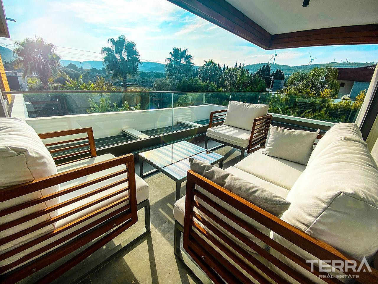 Detached Villa for Sale in Çeşme, İzmir, Turkey - 111240