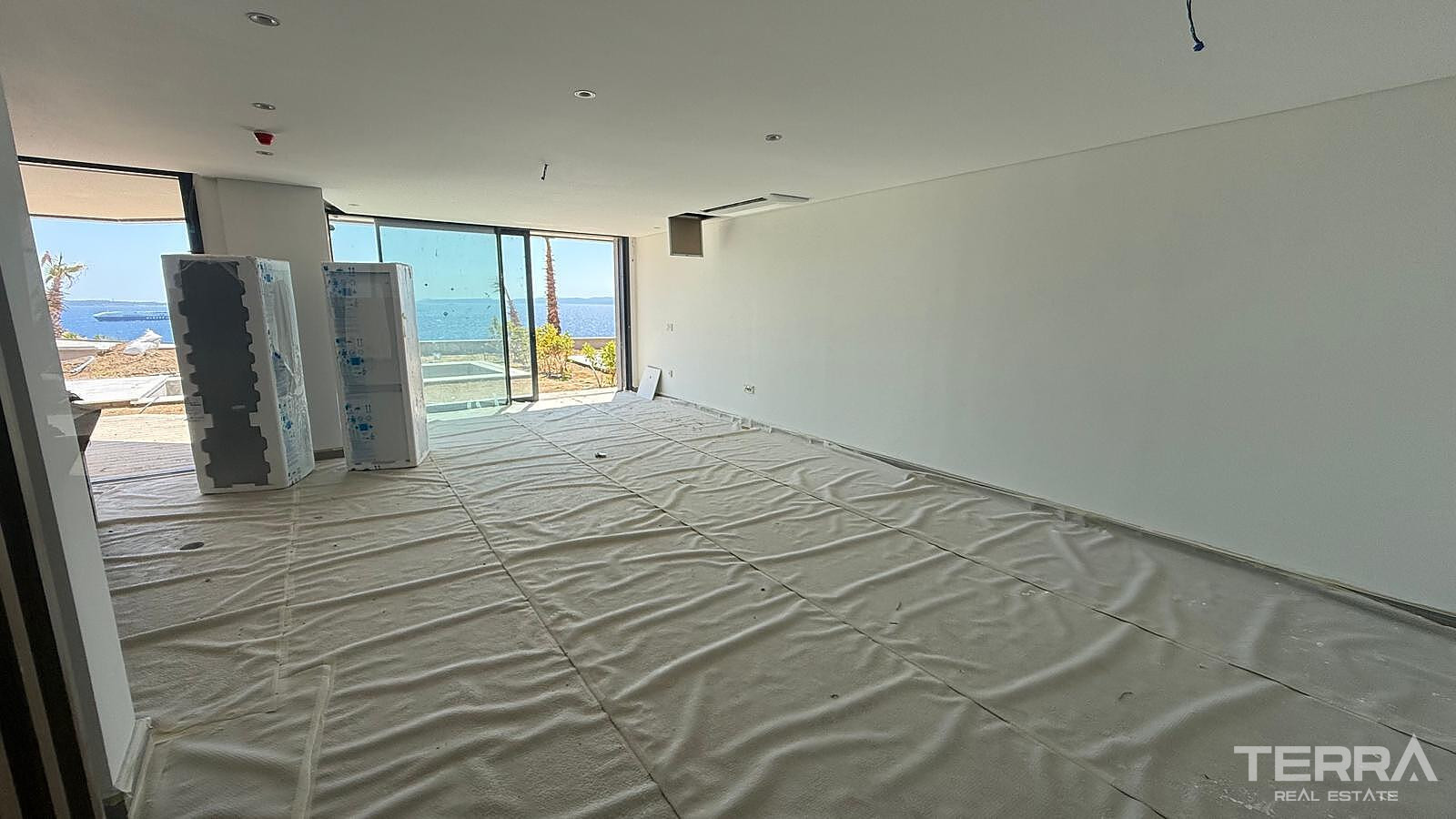Seafront Villas for Sale in Çeşme, İzmir, Turkey - 111278