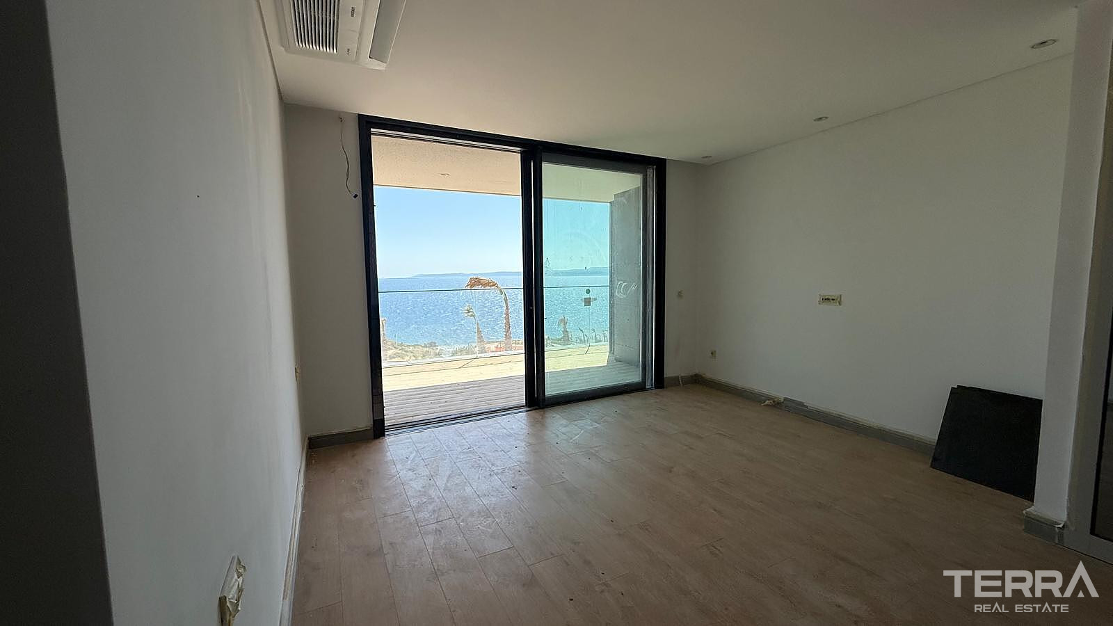 Seafront Villas for Sale in Çeşme, İzmir, Turkey - 111284