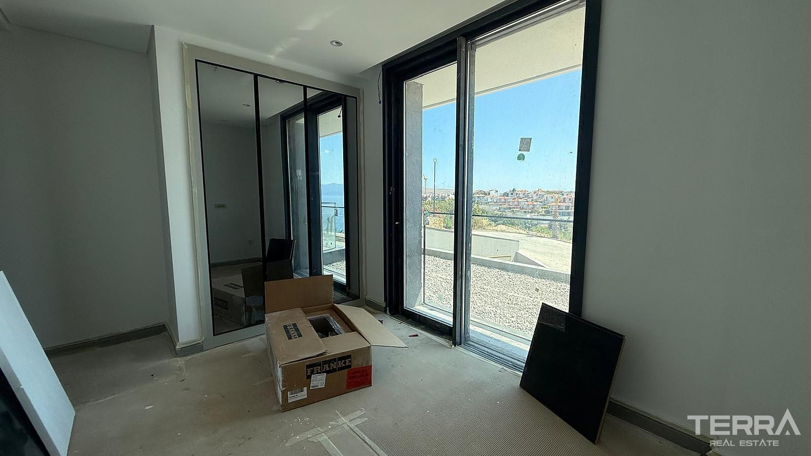 Seafront Villas for Sale in Çeşme, İzmir, Turkey - 111289