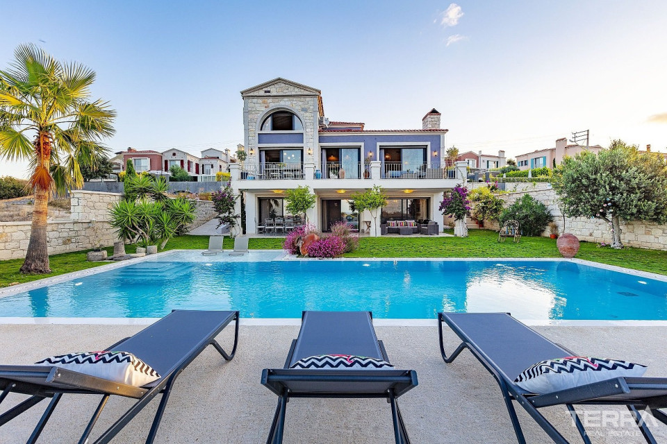 Sea View Villa for Sale in İzmir, Çeşme