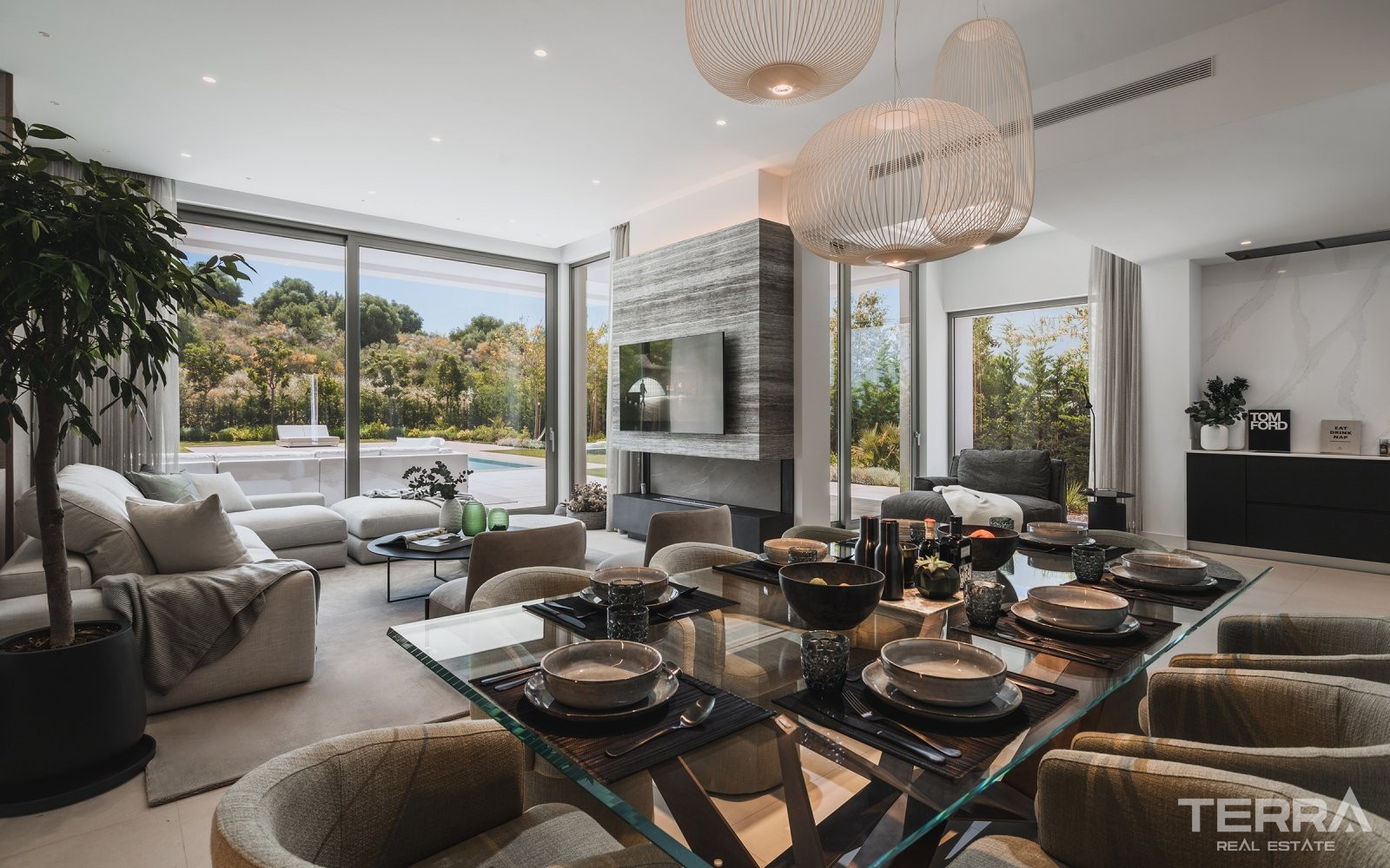 Estepona, Costa del Sol'da Golf Sahasına Yakın Hemen Teslim Villalar - 112295