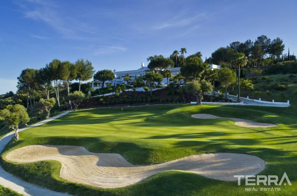 Golf Courses View Apartments for Sale in Estepona, Malaga - 112324