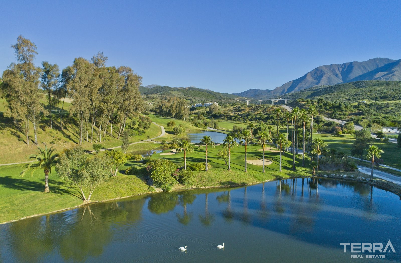 Golf Courses View Apartments for Sale in Estepona, Malaga - 112325