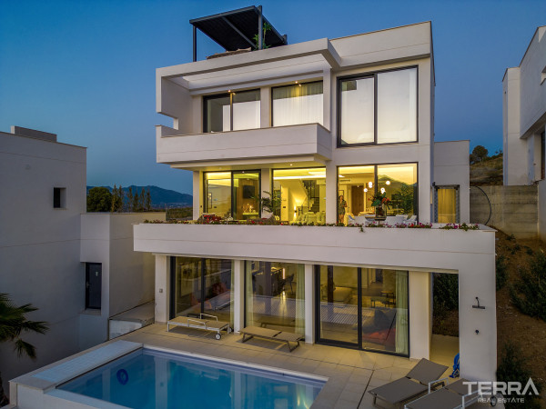 Golf Villas for Sale with Private Pool in Málaga, Mijas