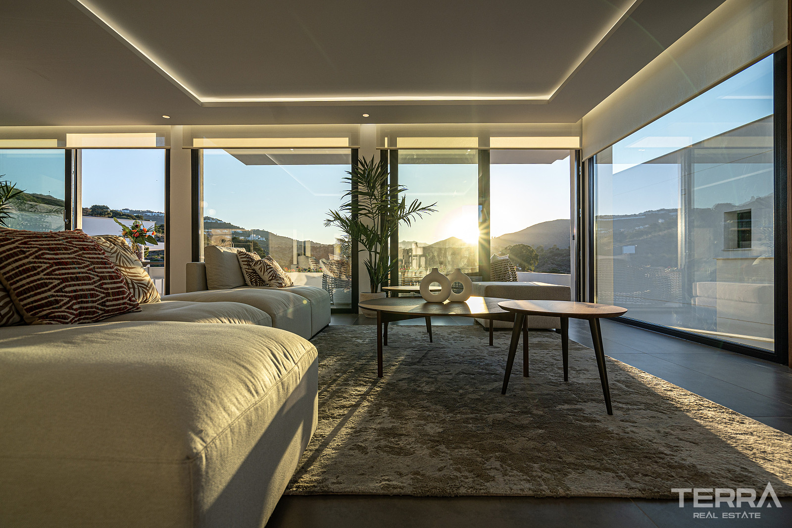 Golf Villas for Sale with Private Pool in Málaga, Mijas - 112352