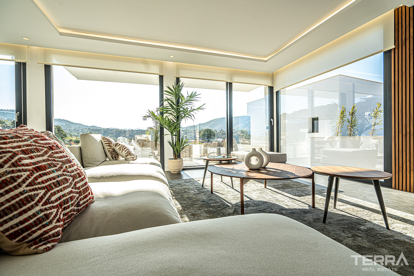 Golf Villas for Sale with Private Pool in Málaga, Mijas - 112356