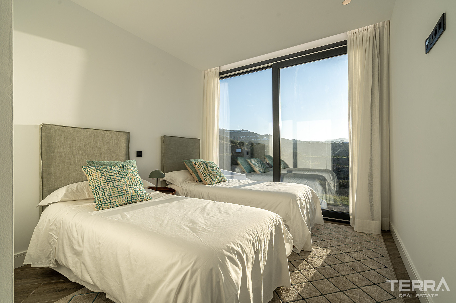Golf Villas for Sale with Private Pool in Málaga, Mijas - 112362