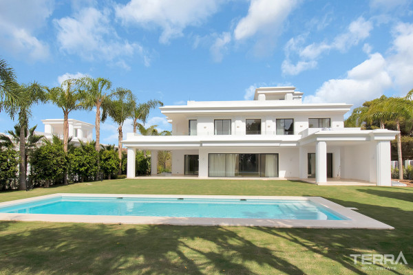 Detached Villas for Sale in Marbella, Costa del Sol