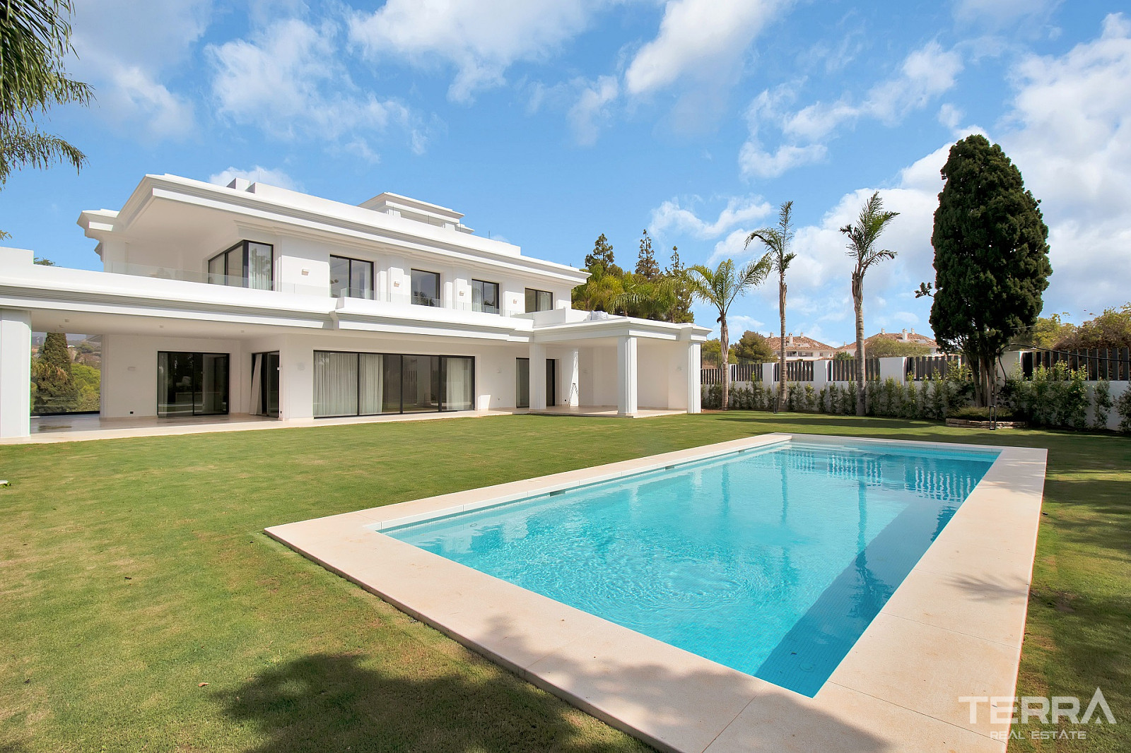 Detached Villas for Sale in Marbella, Costa del Sol - 112509