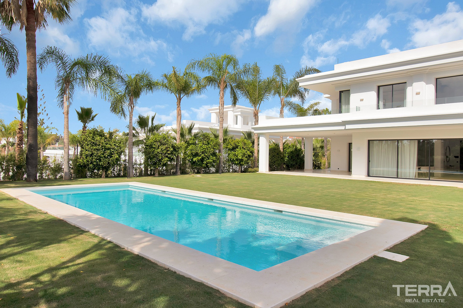 Detached Villas for Sale in Marbella, Costa del Sol - 112510