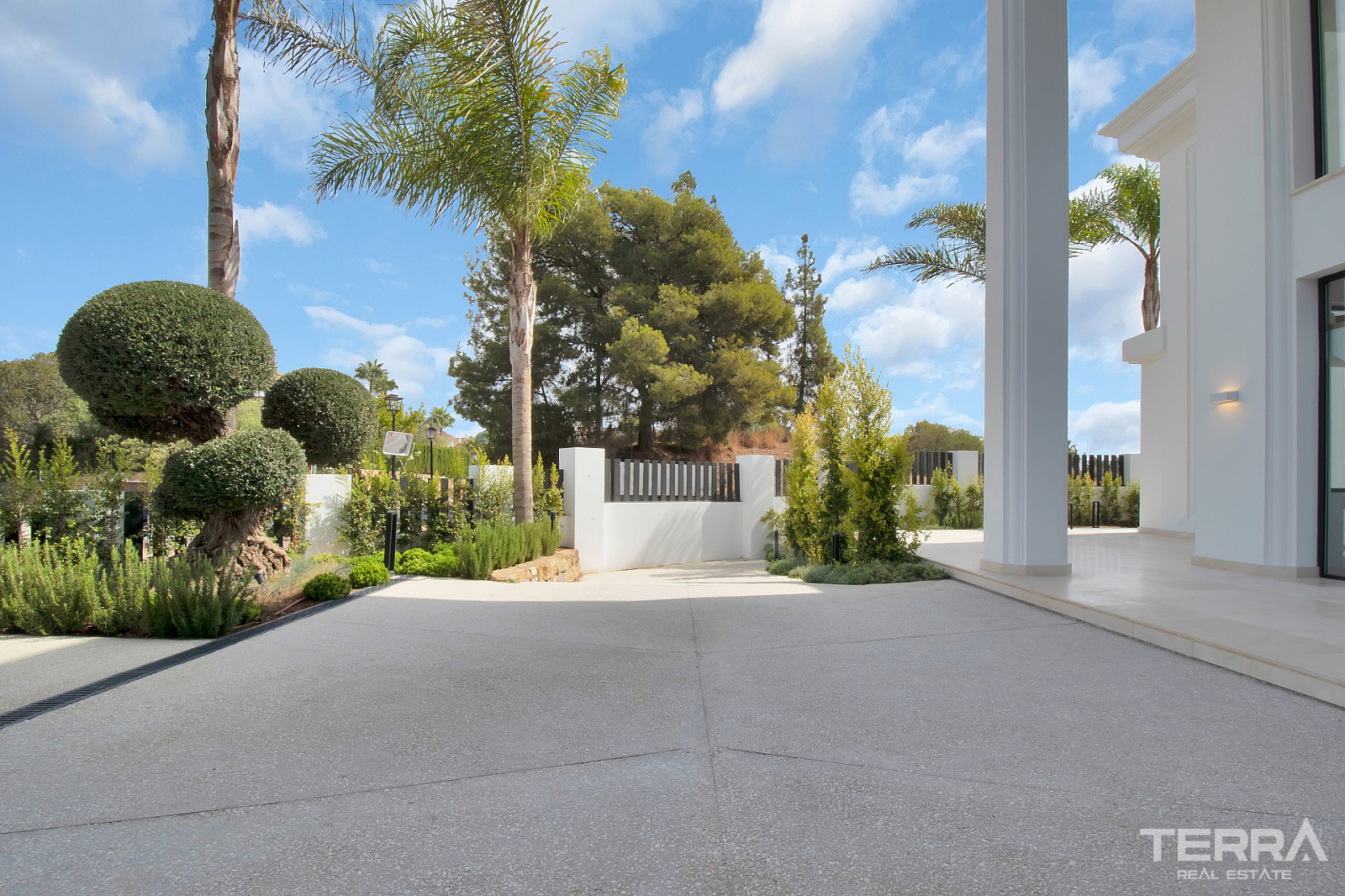 Detached Villas for Sale in Marbella, Costa del Sol - 112513