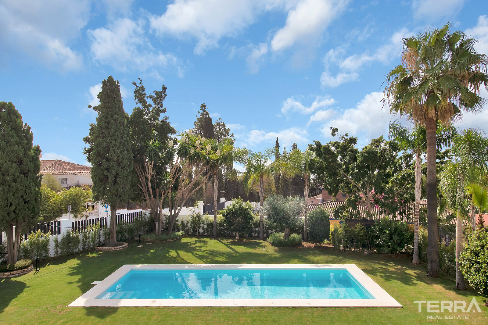 Detached Villas for Sale in Marbella, Costa del Sol - 112516