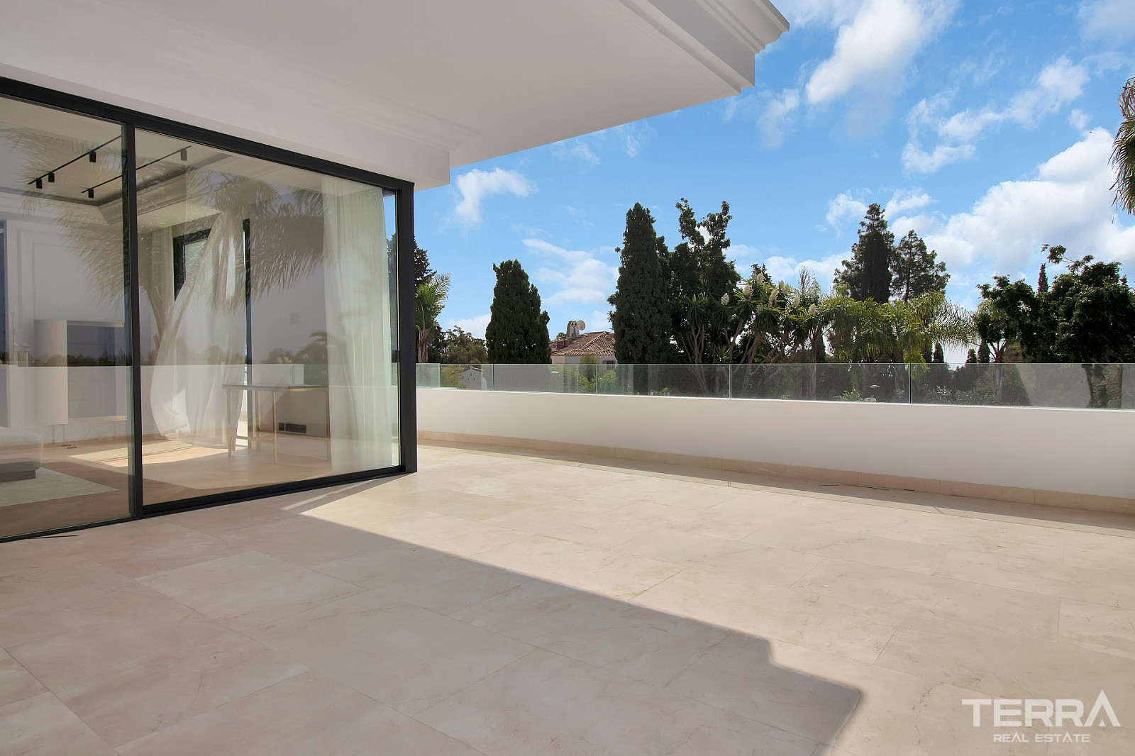 Detached Villas for Sale in Marbella, Costa del Sol - 112518