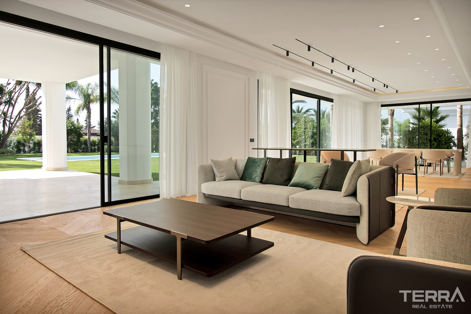 Detached Villas for Sale in Marbella, Costa del Sol - 112539