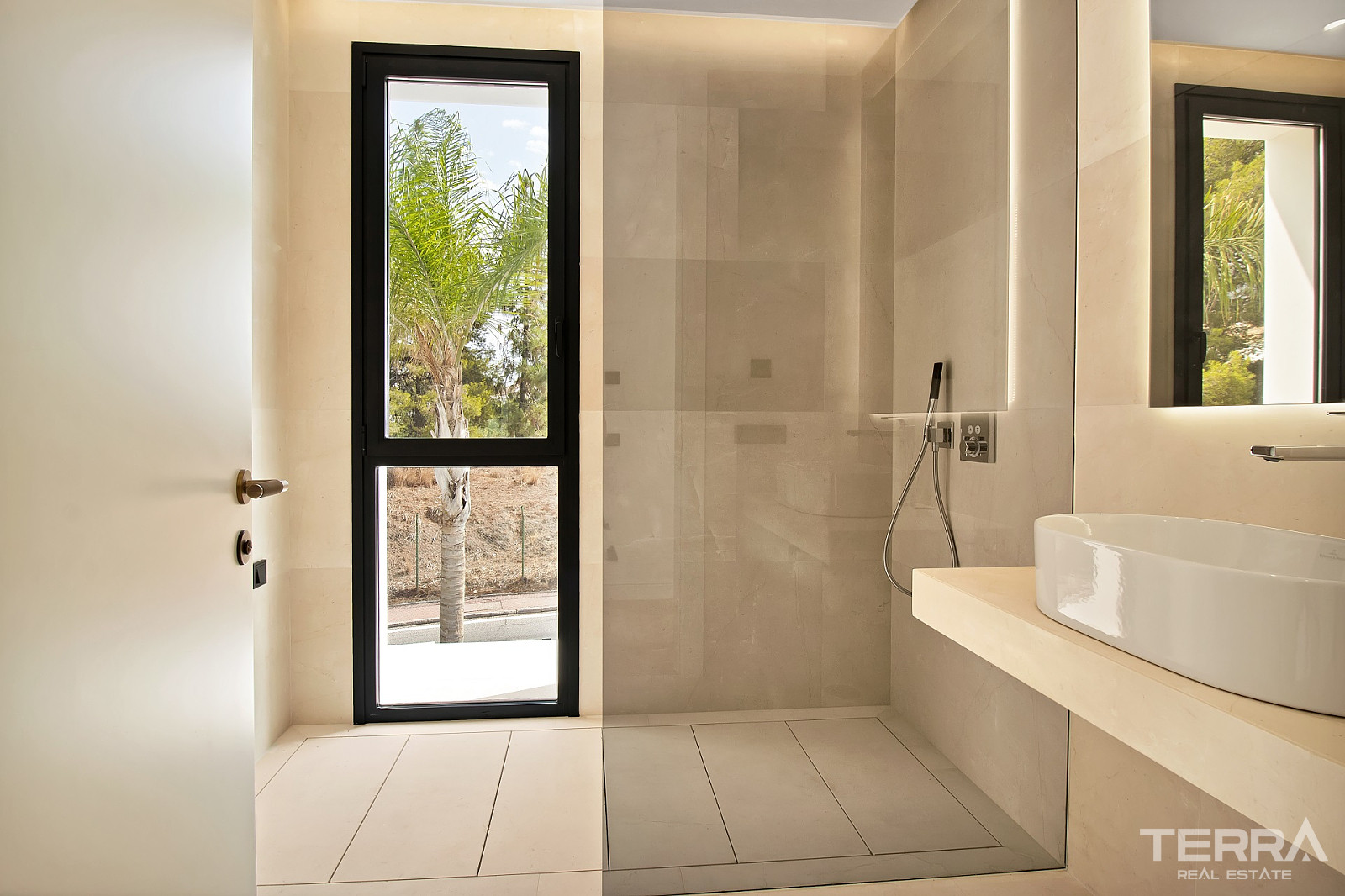 Detached Villas for Sale in Marbella, Costa del Sol - 112543