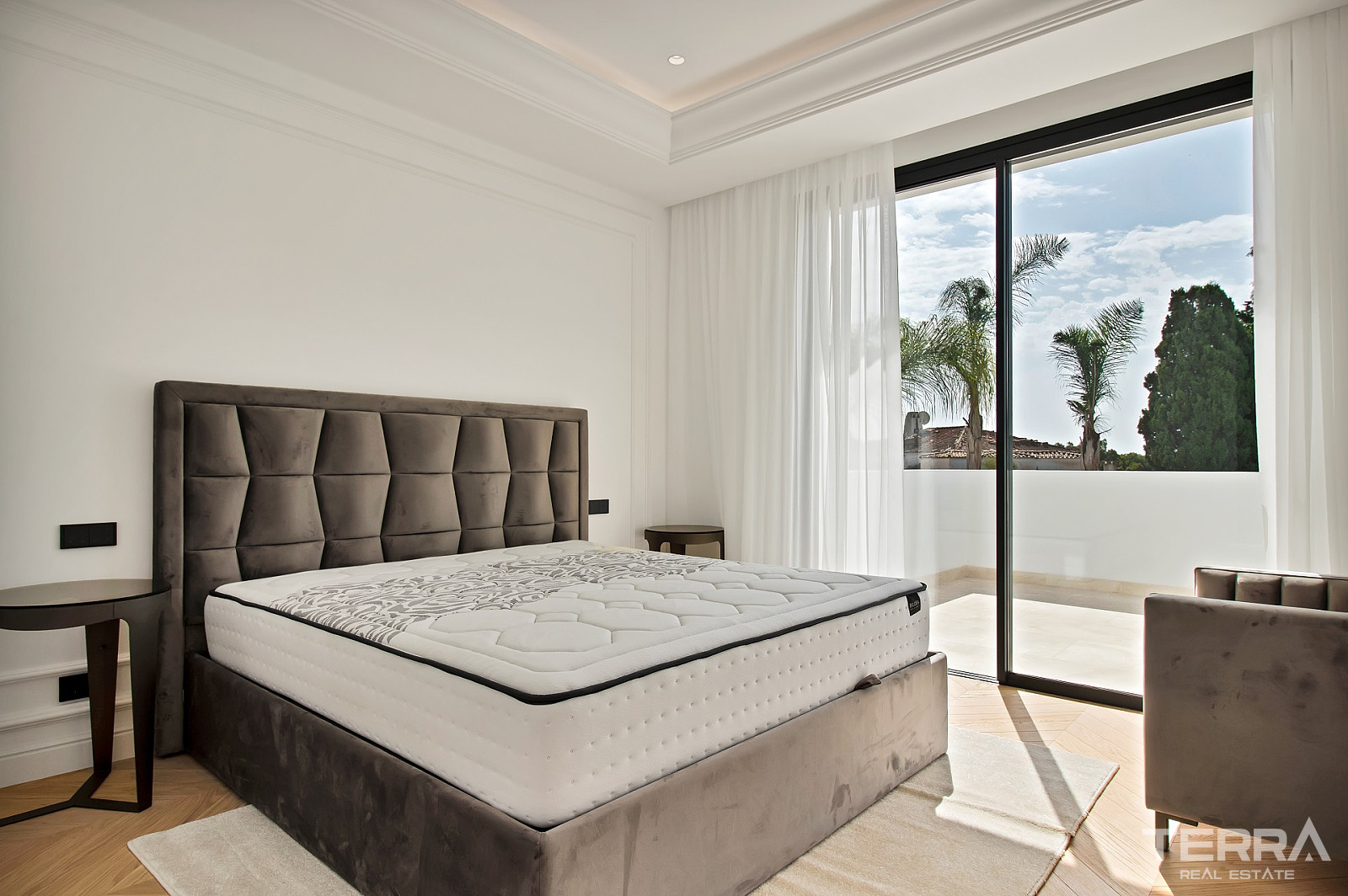 Detached Villas for Sale in Marbella, Costa del Sol - 112544