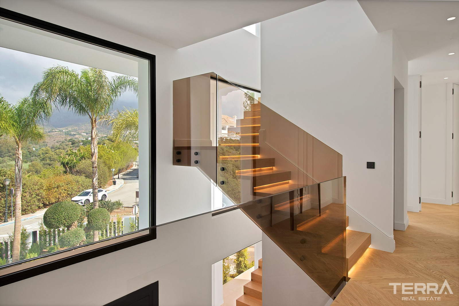 Detached Villas for Sale in Marbella, Costa del Sol - 112545