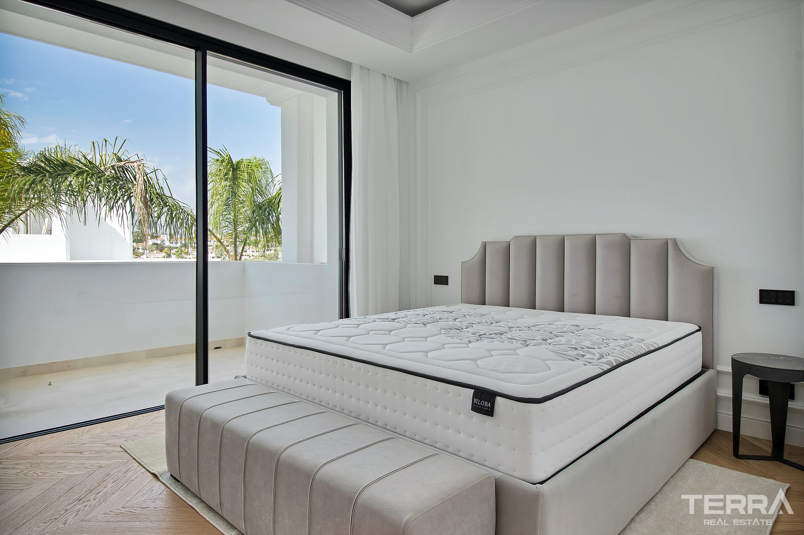 Detached Villas for Sale in Marbella, Costa del Sol - 112546