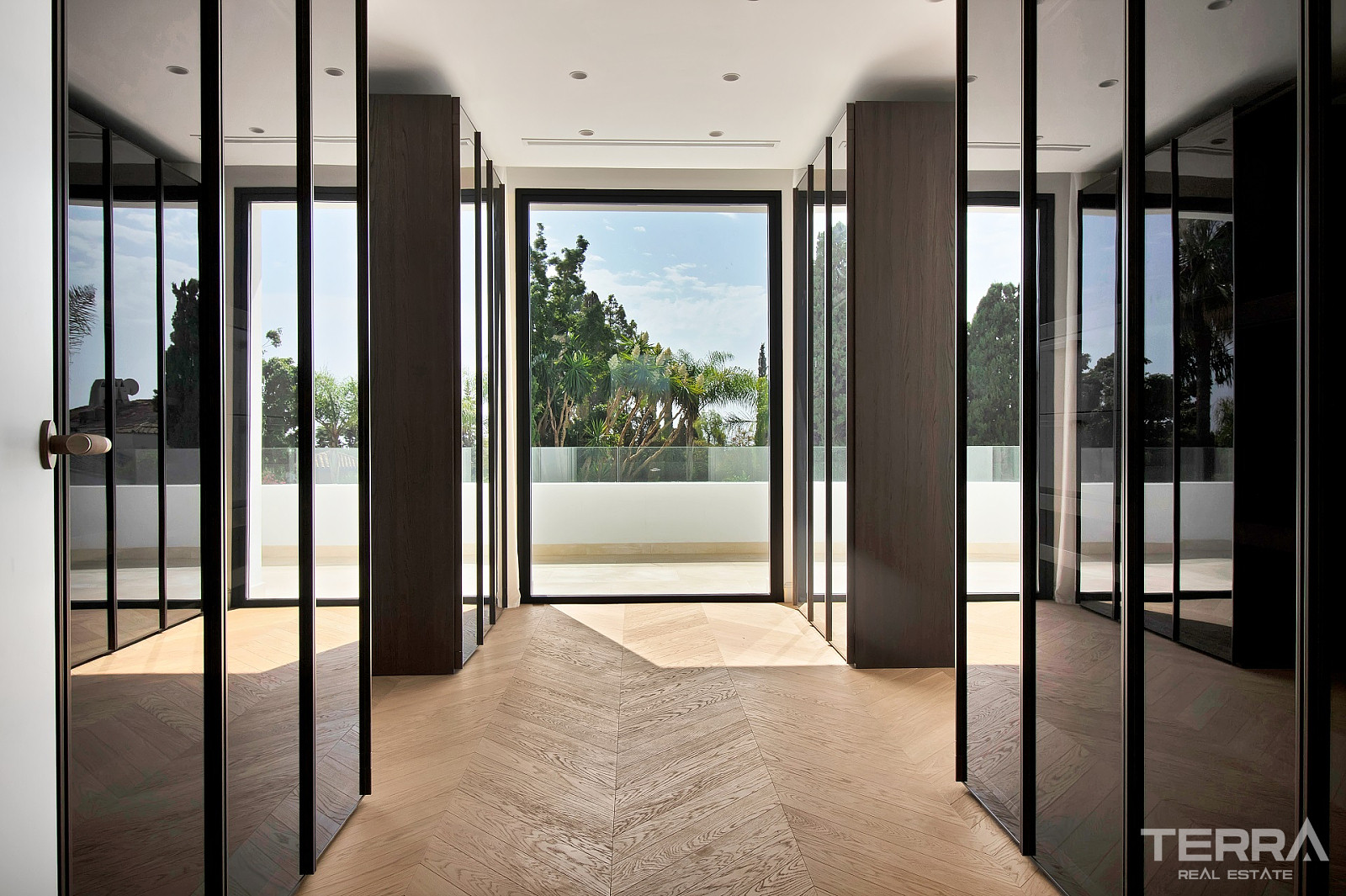 Detached Villas for Sale in Marbella, Costa del Sol - 112549