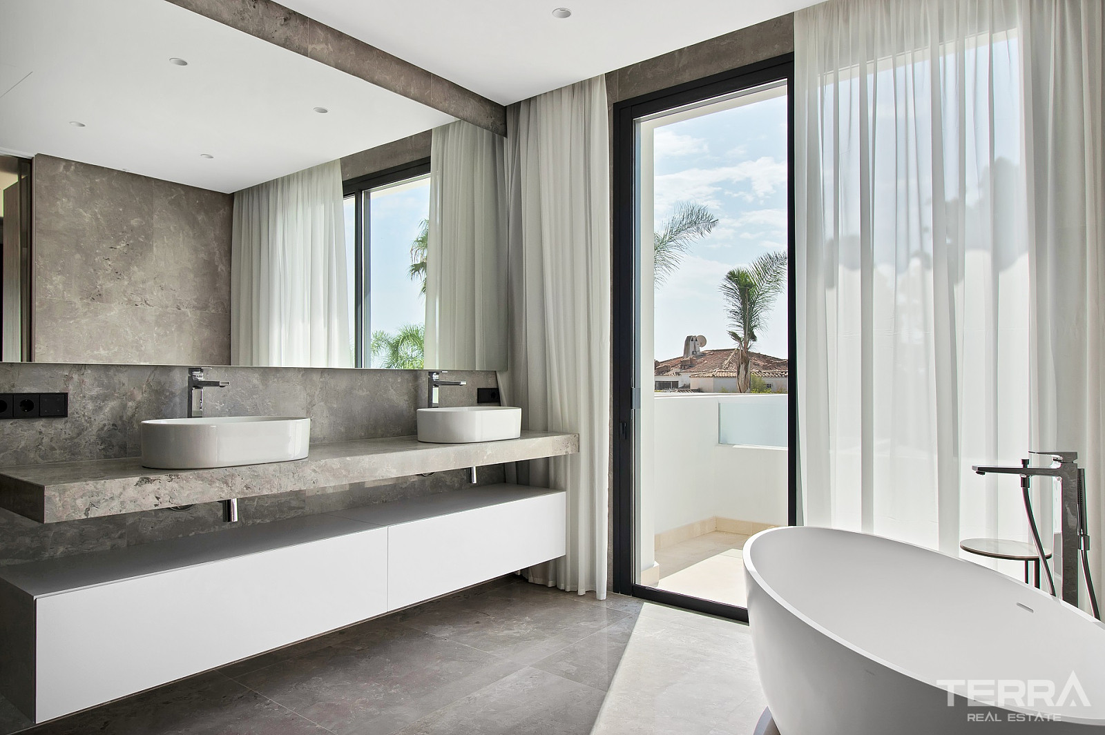 Detached Villas for Sale in Marbella, Costa del Sol - 112551