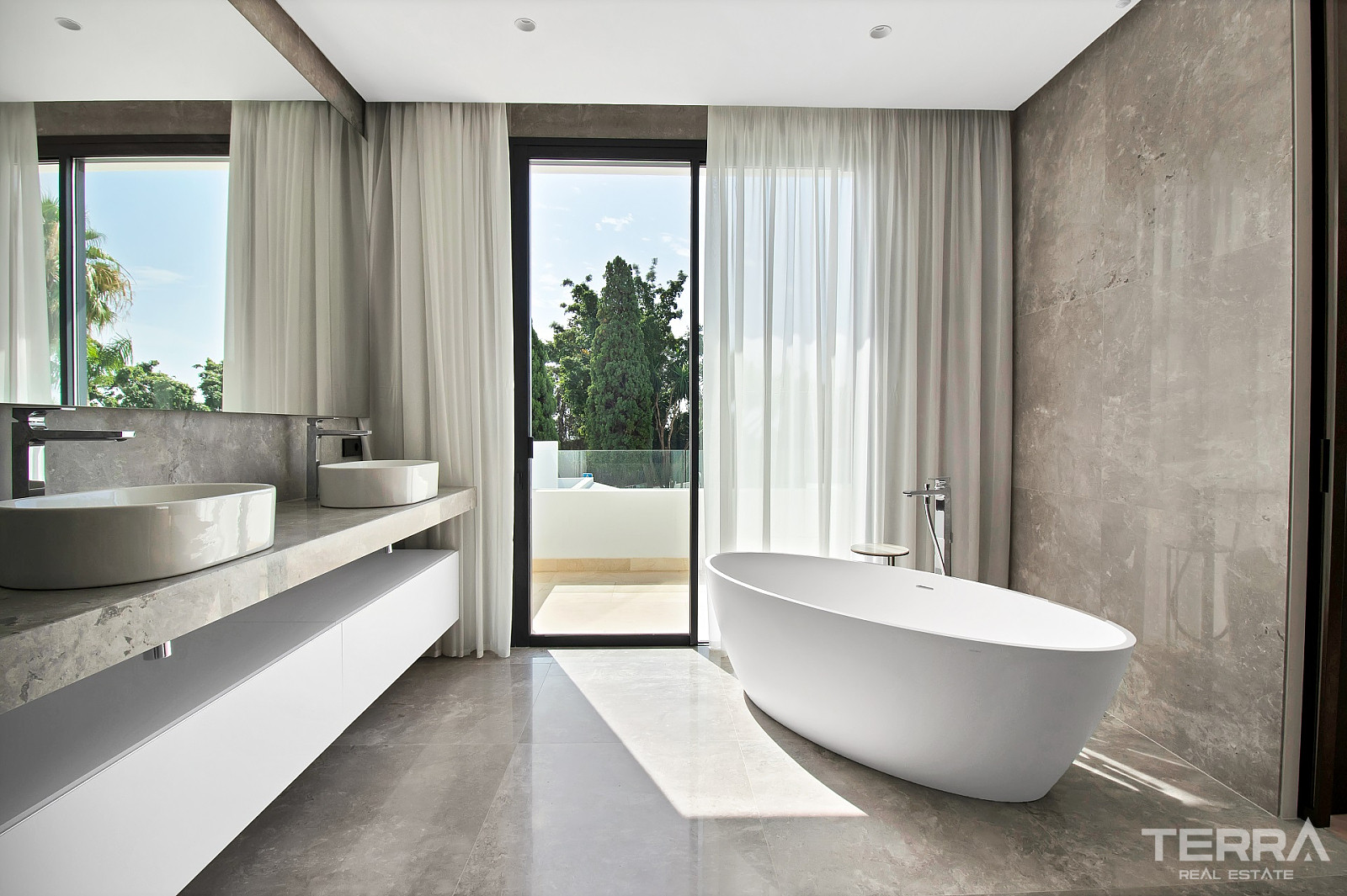 Detached Villas for Sale in Marbella, Costa del Sol - 112552