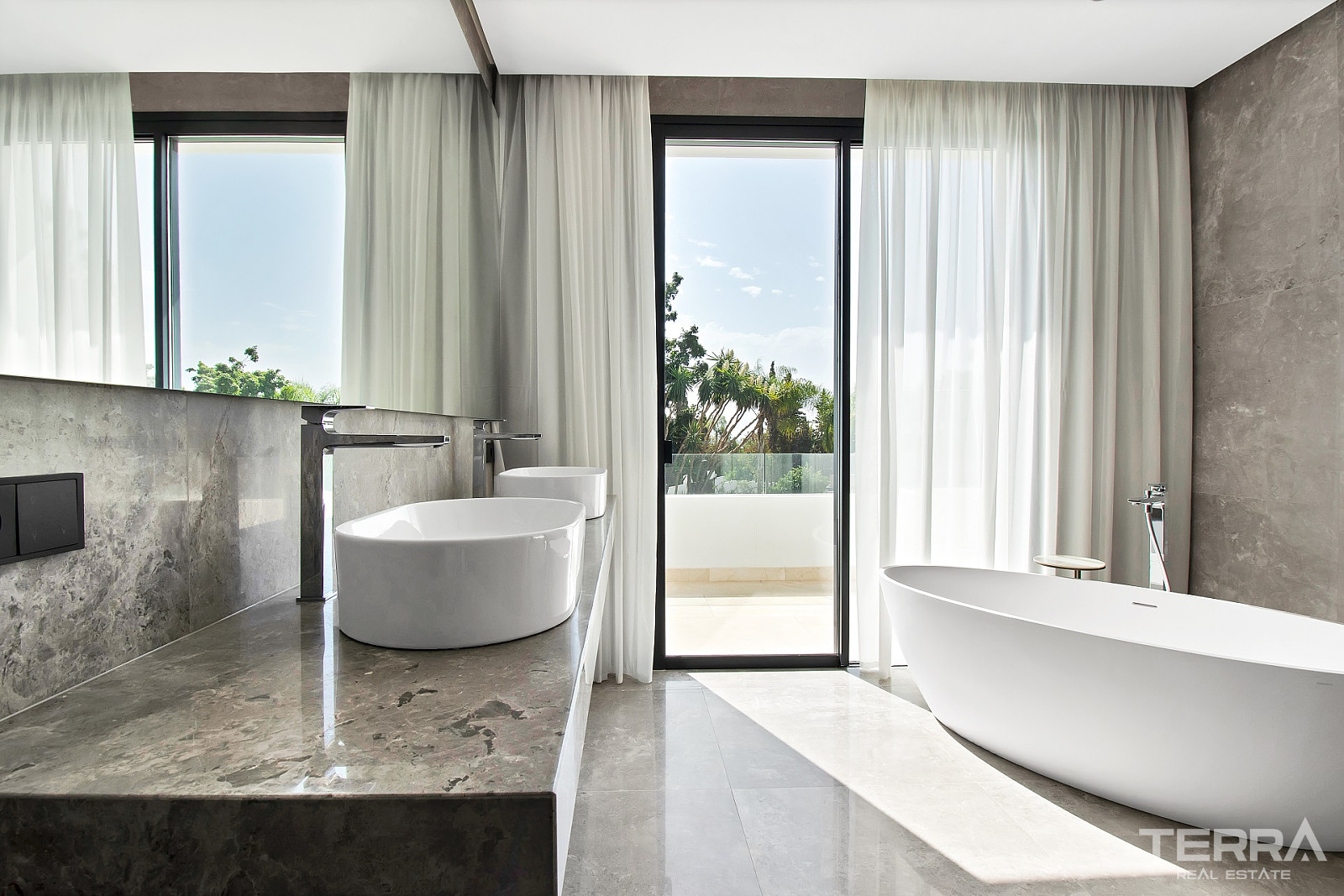 Detached Villas for Sale in Marbella, Costa del Sol - 112554