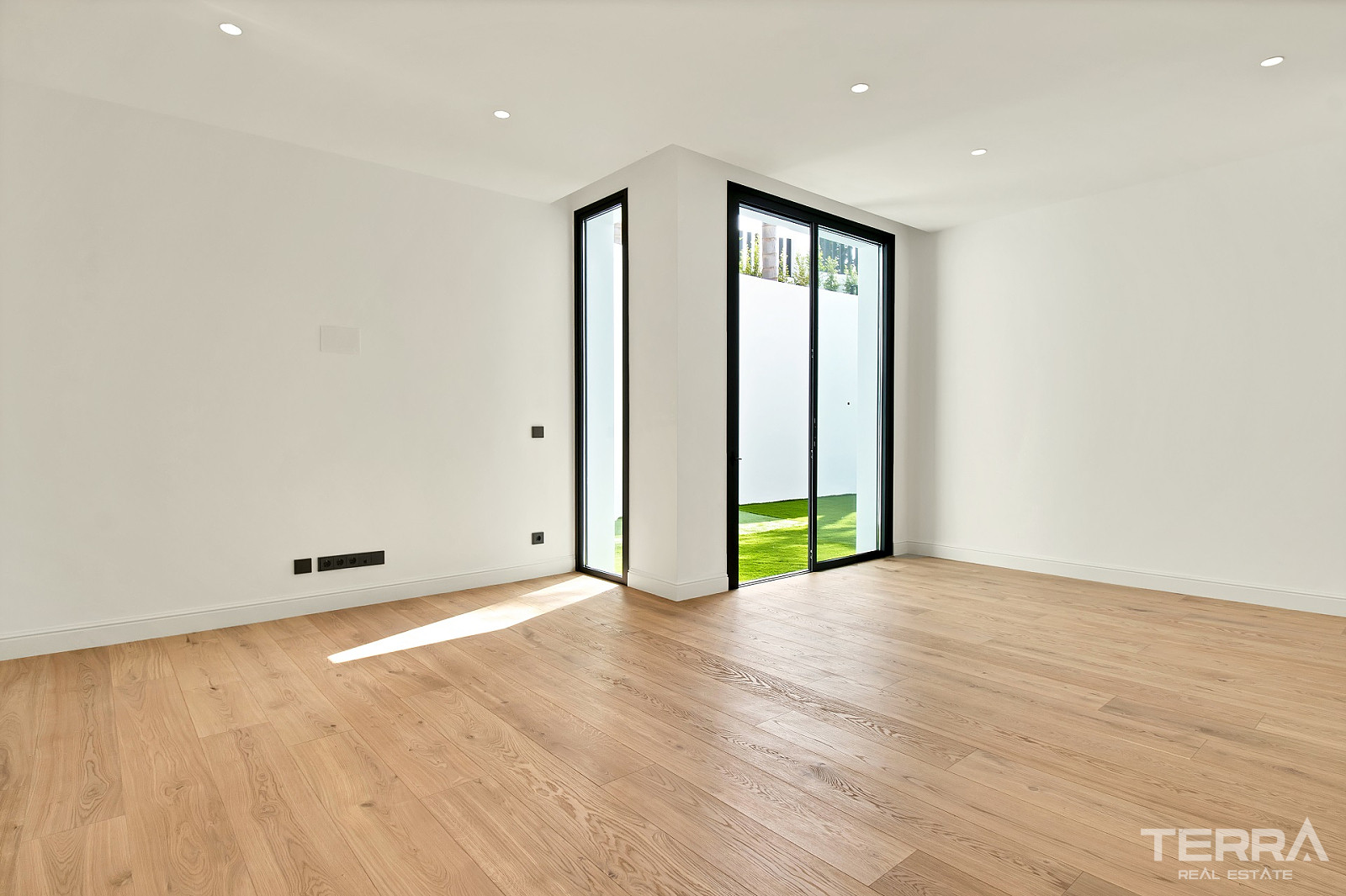 Detached Villas for Sale in Marbella, Costa del Sol - 112562