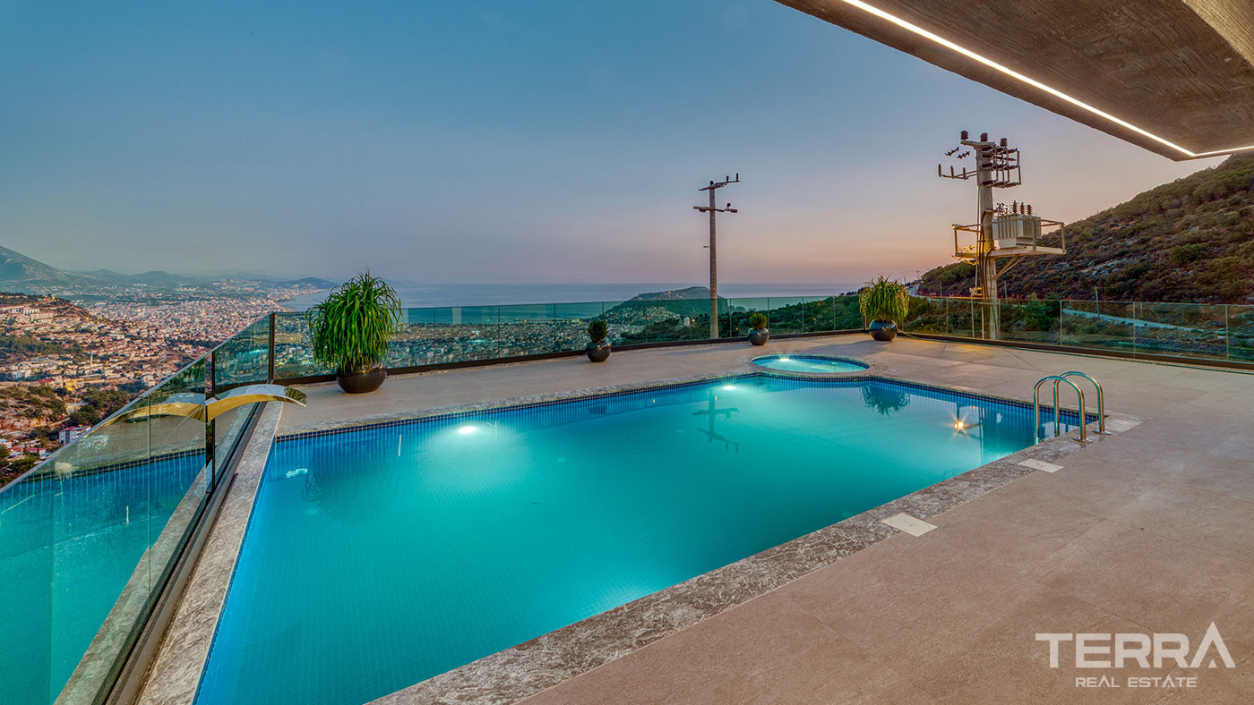 Sea View Villa for Sale in Tepe, Alanya, Turkey - 112963