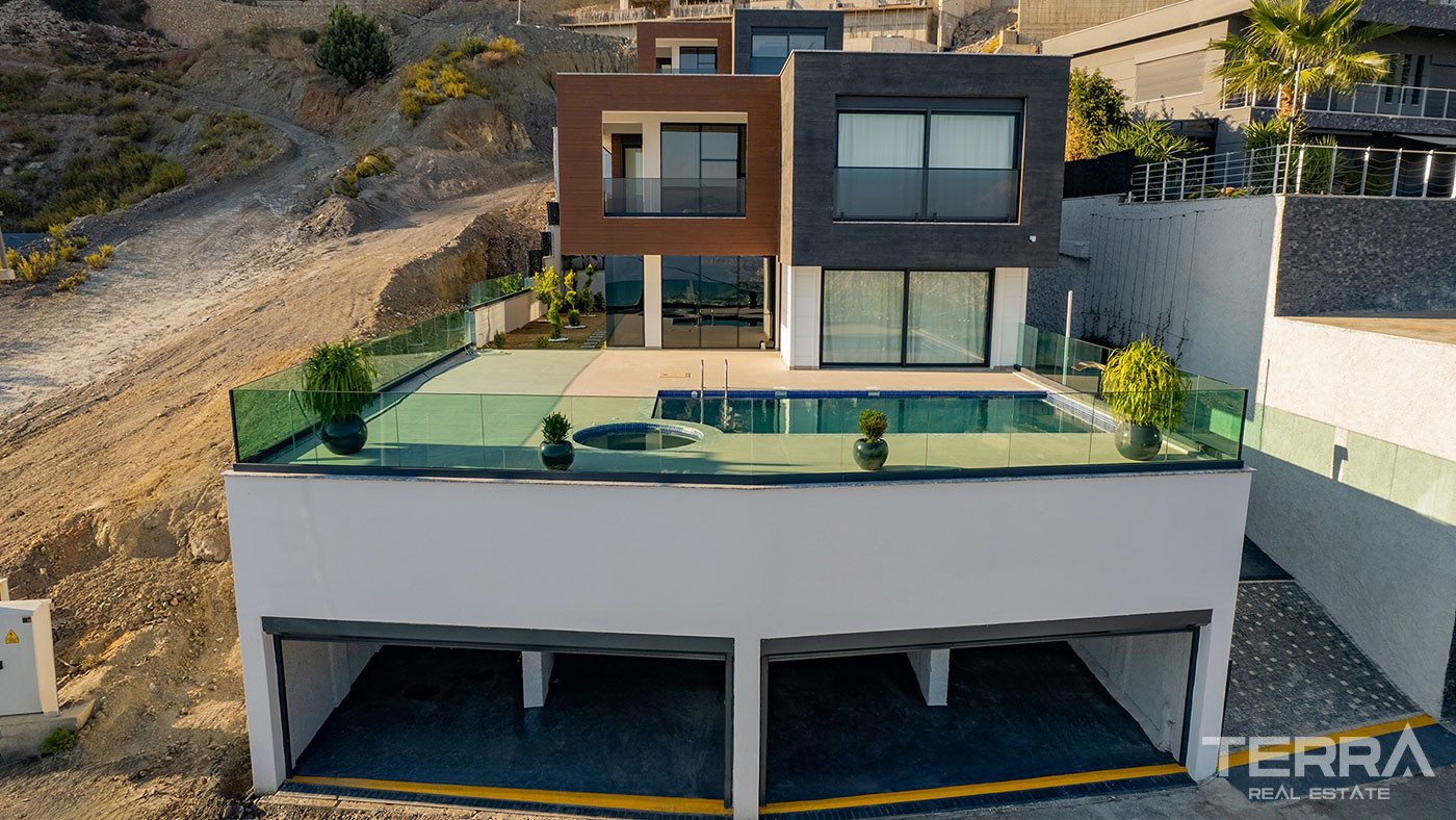 Sea View Villa for Sale in Tepe, Alanya, Turkey - 112971