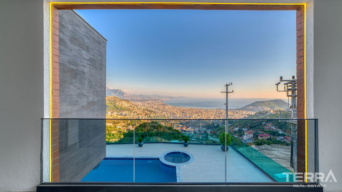 Sea View Villa for Sale in Tepe, Alanya, Turkey - 112992
