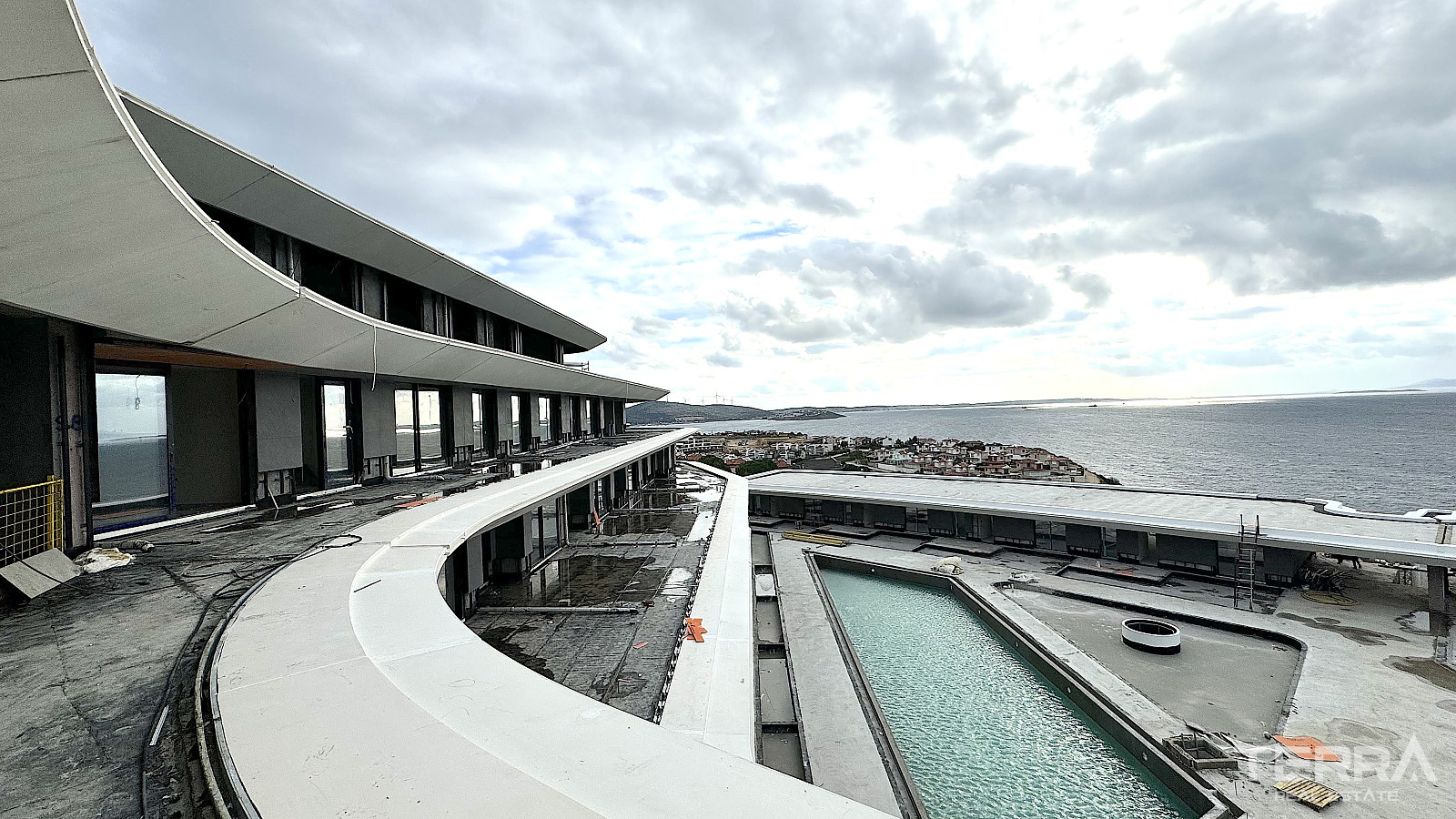Seafront Apartments for Sale in İzmir, Çeşme, Turkey - 113559