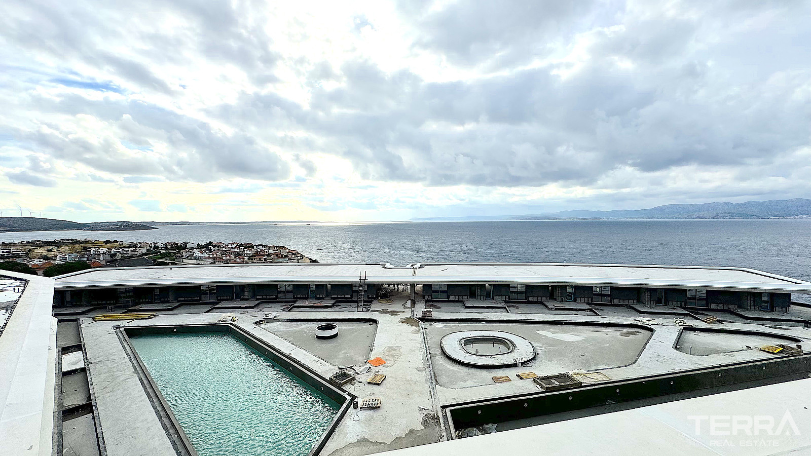 Seafront Apartments for Sale in İzmir, Çeşme, Turkey - 113560