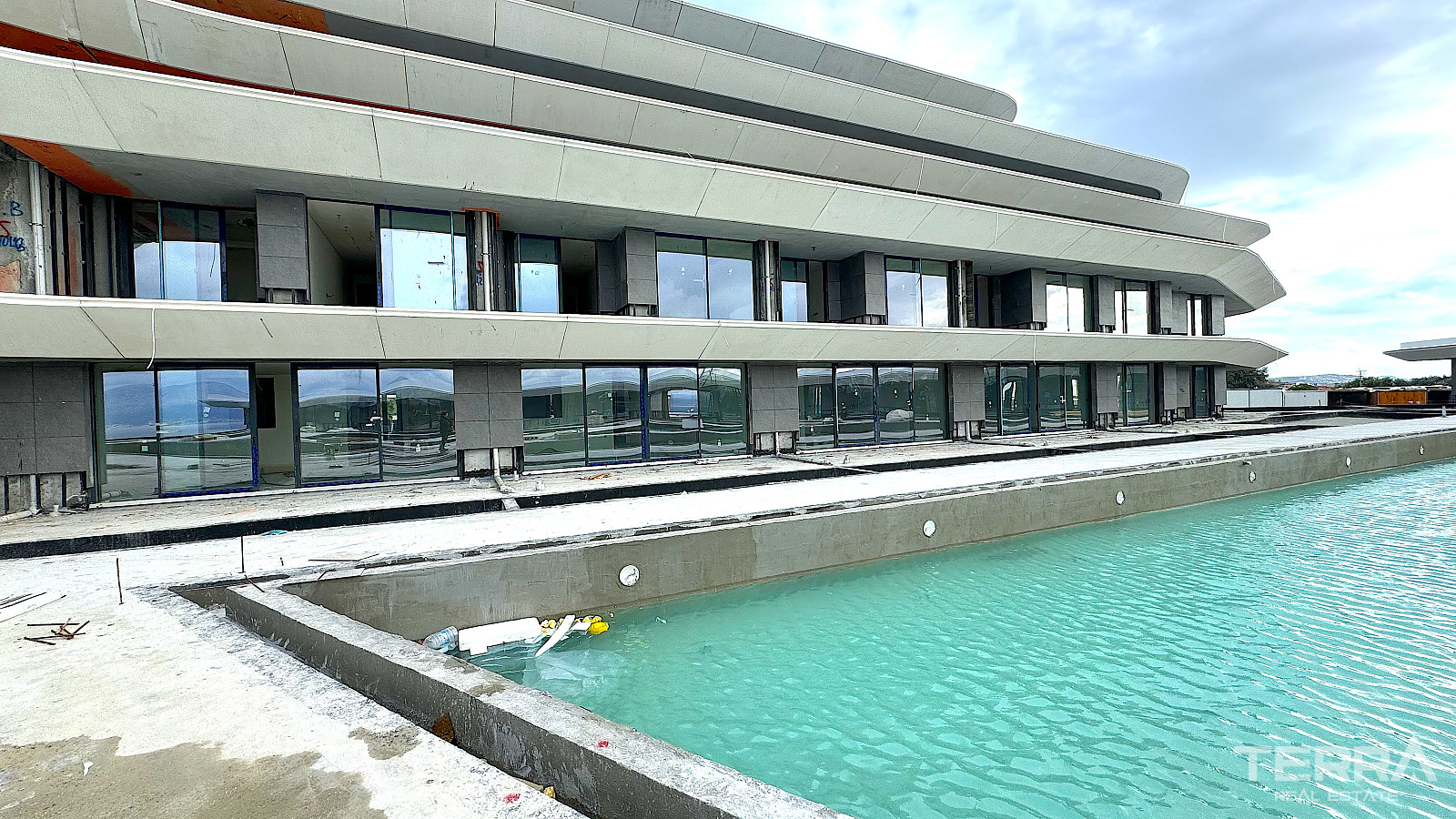 Seafront Apartments for Sale in İzmir, Çeşme, Turkey - 113566
