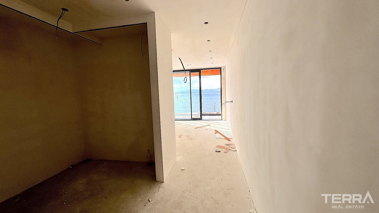 Seafront Apartments for Sale in İzmir, Çeşme, Turkey - 113568