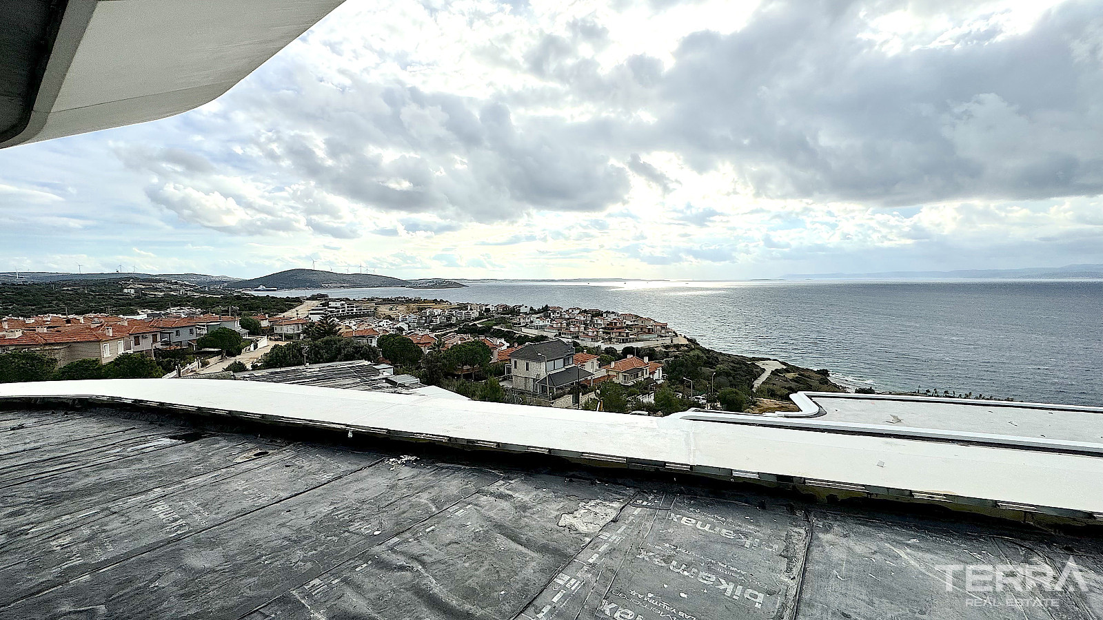 Seafront Apartments for Sale in İzmir, Çeşme, Turkey - 113574
