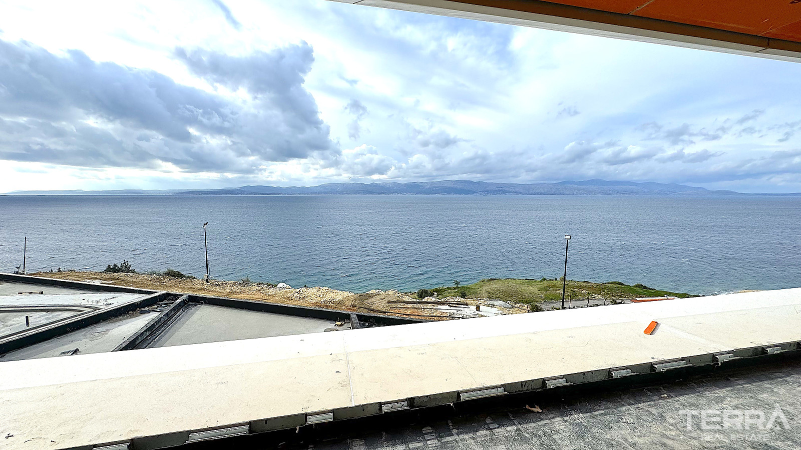 Seafront Apartments for Sale in İzmir, Çeşme, Turkey - 113575